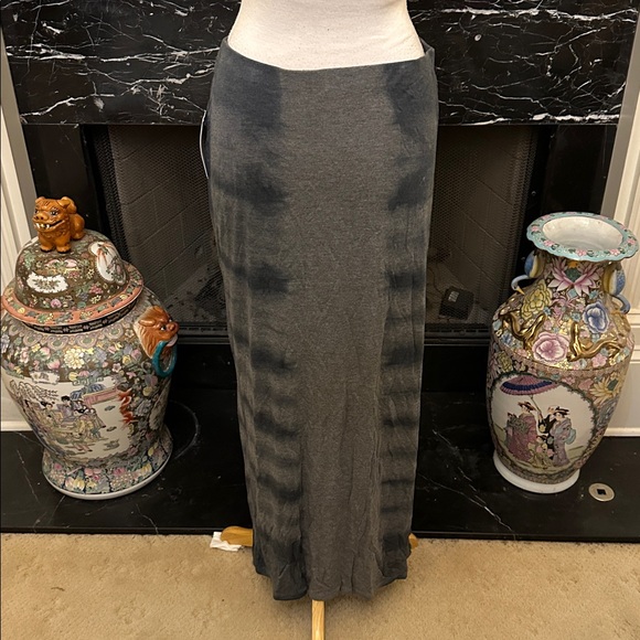 “Jessica Simpson” Charcoal Maxi Skirt - Picture 6 of 8